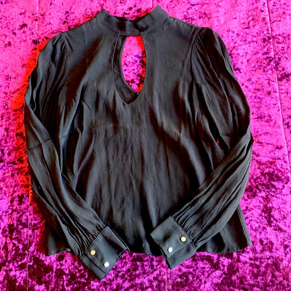 Long sleeves black blouse